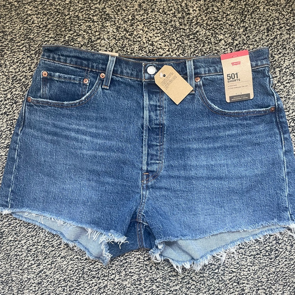 Levi’s 501 Jeans Denim Midi Summer Style Cutoffs Shorts Medium Wash NWT size 34